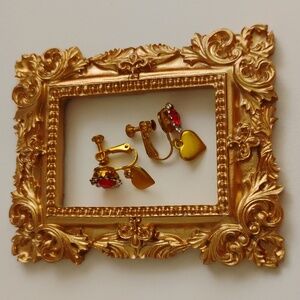 Vintage Gold tone euth Red Rhinestone earings Screw Back Style